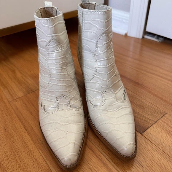 Sam Edelman West Ankle Boot - Picture 2 of 4